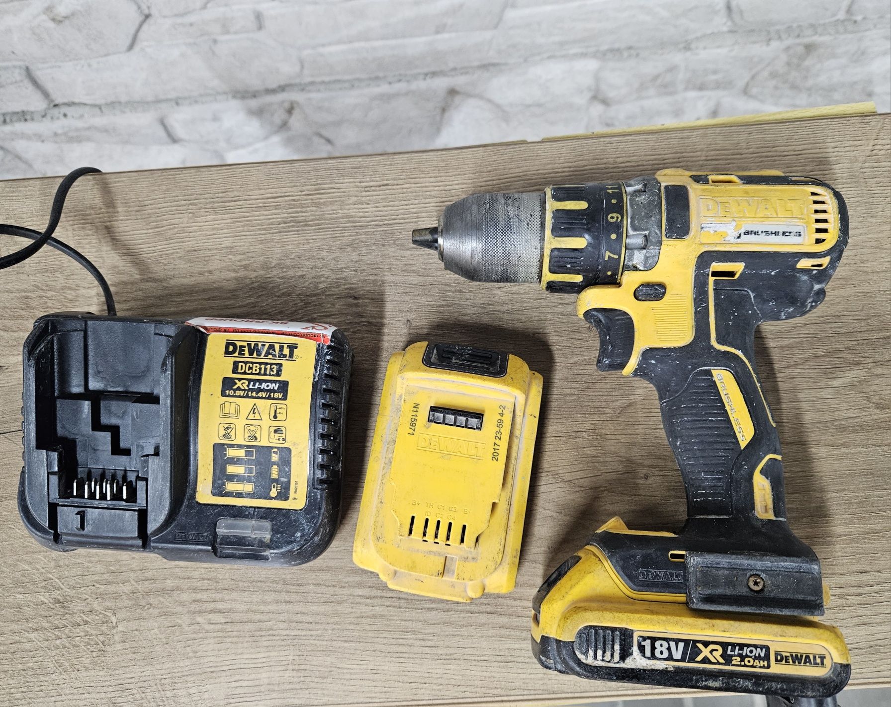 Шуруповерт DeWalt бесщеточный