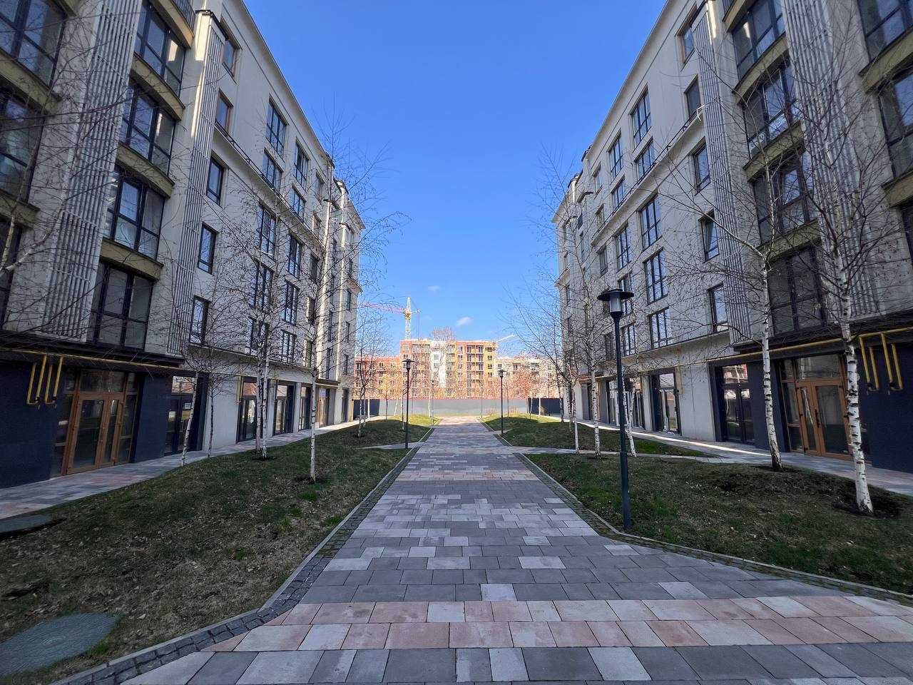 Продаж 2х фасадних приміщень площею 42 м2 за 26500$