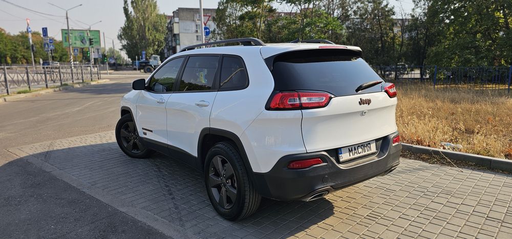 Jeep Cherokee 3.2