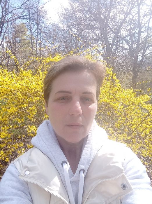 Доглядальниця, медсестра.