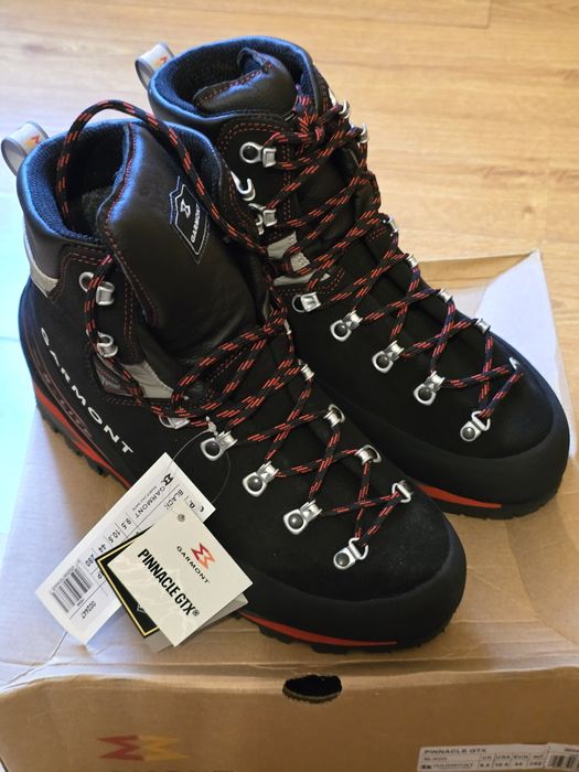 Трекове взуття Garmont