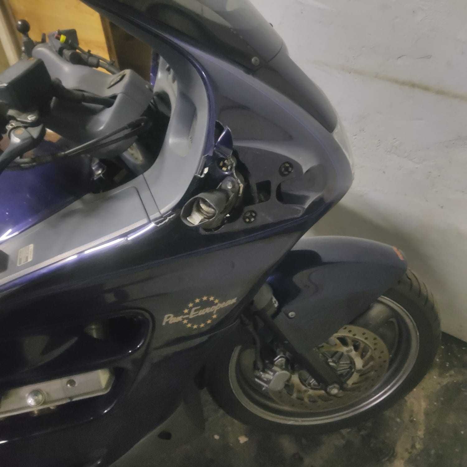 honda st1100 european danificada