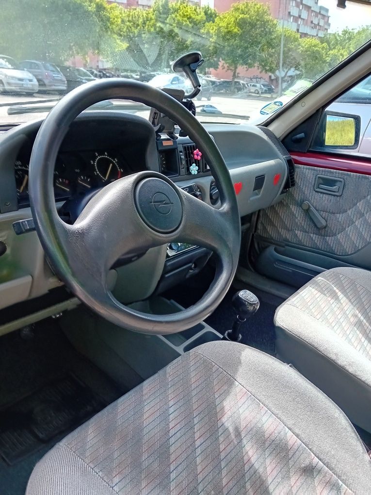 Opel corsa 1.2S  de 1992carro de mulher otimo estado