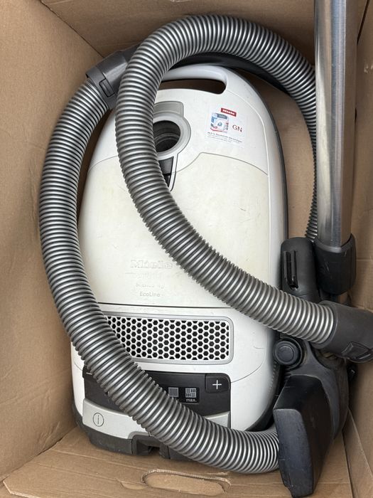 Пилосос Miele Complete C3 Silence EcoLine
