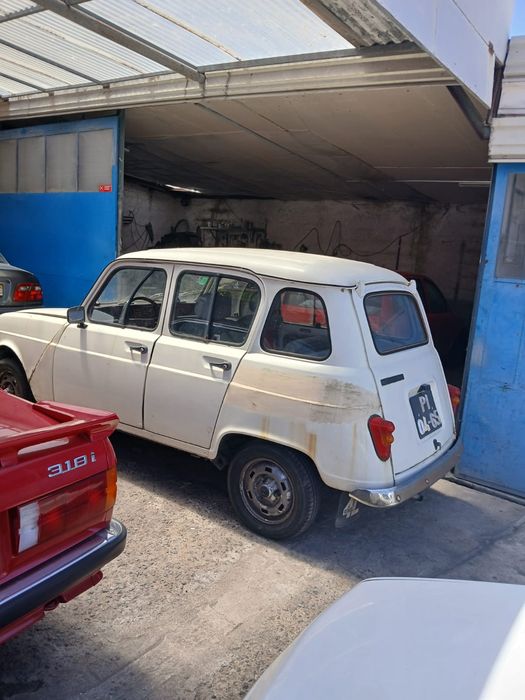 Renault 4l      .
