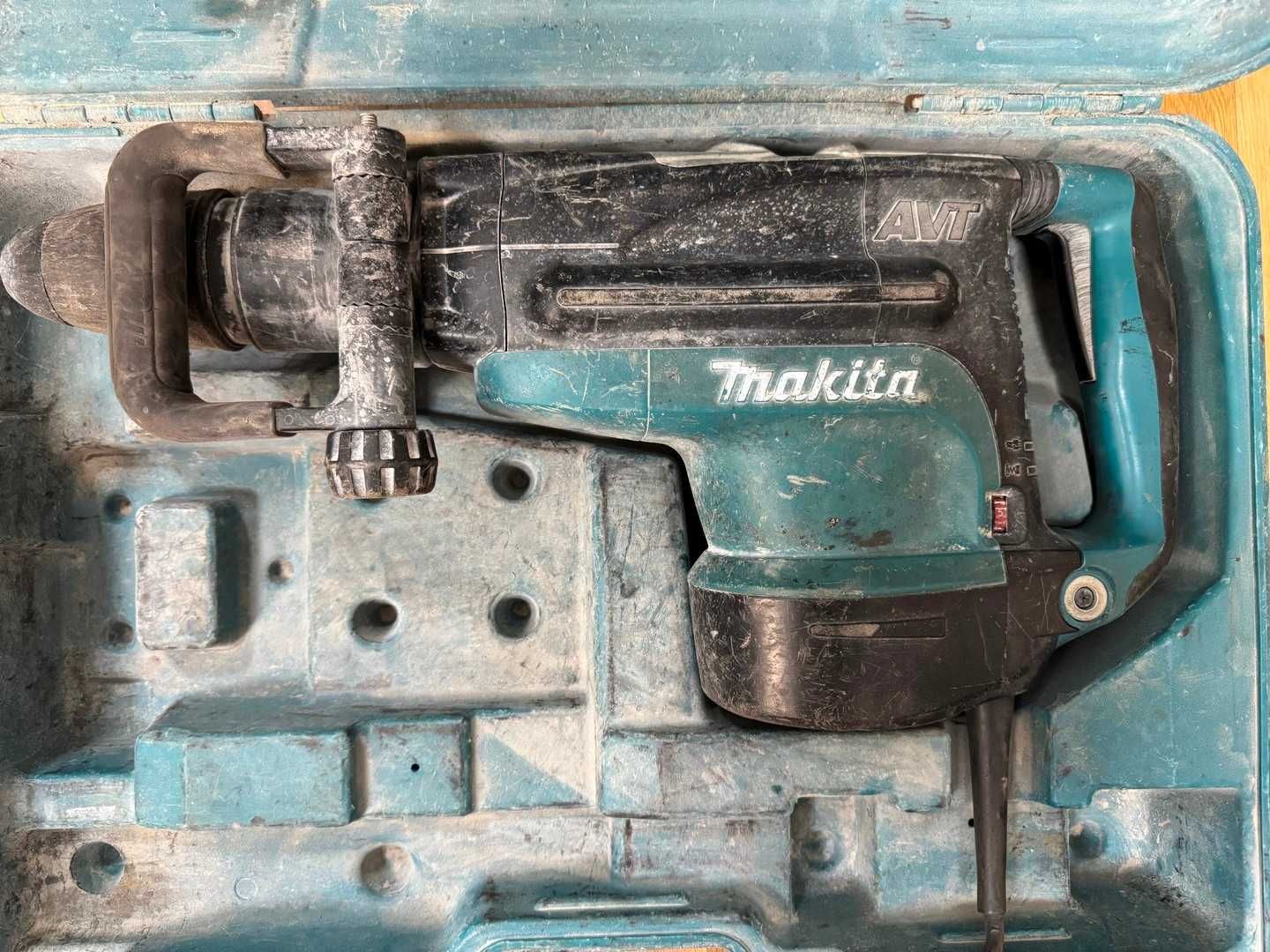 Młot udarowo-obrotowy SDS Max Makita HR5211C + waliza