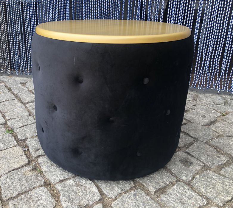 Mesa em veludo baixa