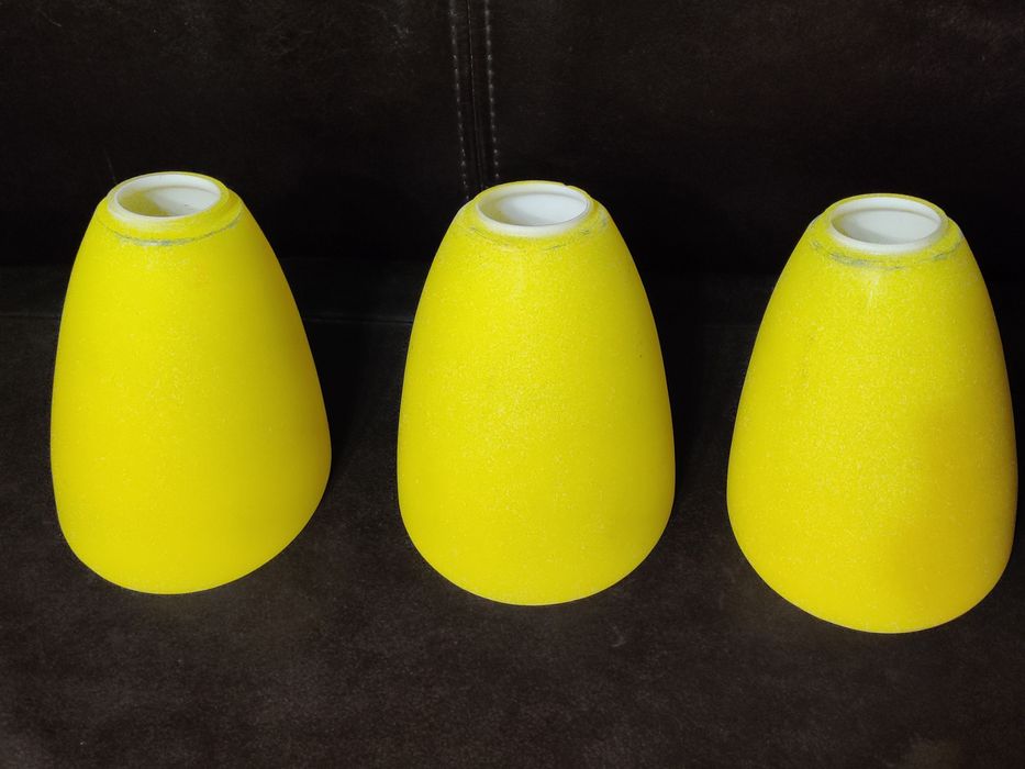 Niebieski żyrandol, 3 punkty świetlne, żółte klosze