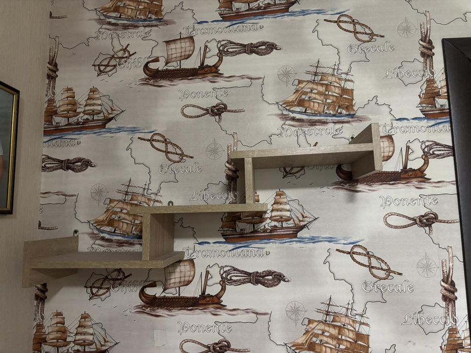 Продам полицю  фігурну