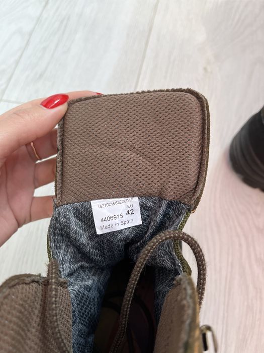 Продам берци  42.
