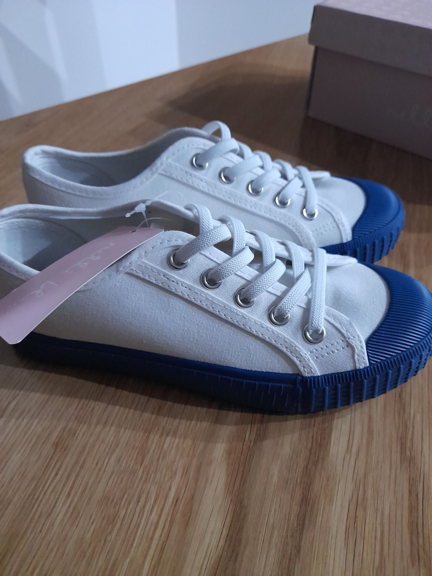 Nowe Trampki Nelli Blu r 34