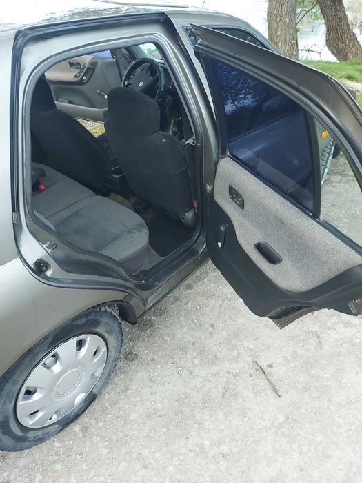 Нісан Сані 1.4 газ-бенз