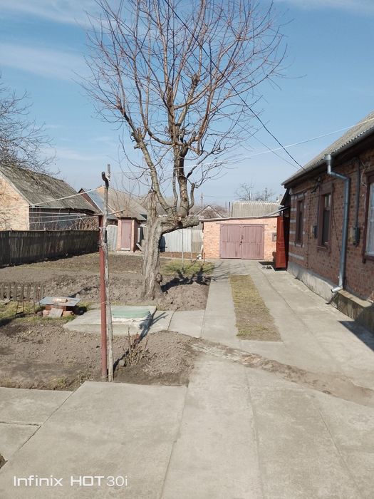 Продам будинок(на два хазяйка),частина будинку або обмін м.Миргород