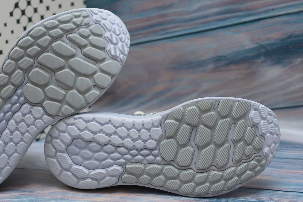 Оригінал! Жіночі бігові кросівки New Balance Fresh Foam X Vongo V5