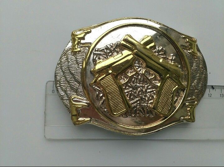 Продам красиву пряжку.