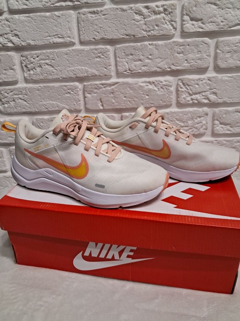 Підліткові кросівки літні Nike DOWNSHIFTER р 36,5