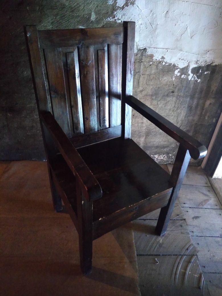 Stylowe krzesło z poręczami antyk