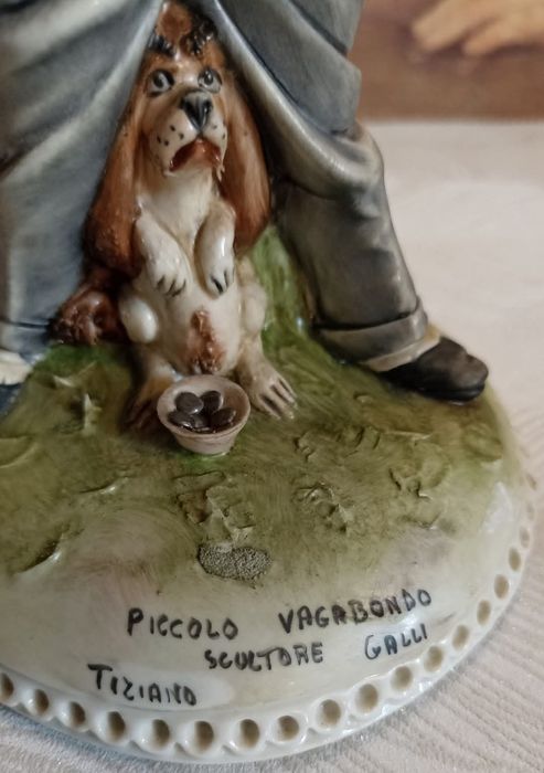 статуэтку Маленький бродяга