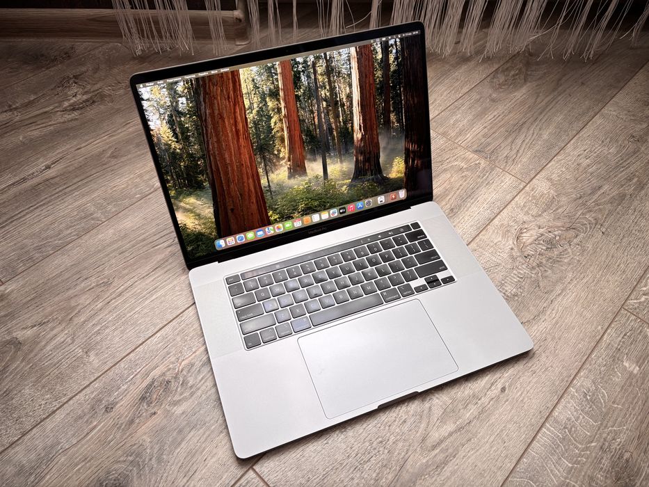 MacBook Pro 16'' 2019 A2141 (i7/32/512)