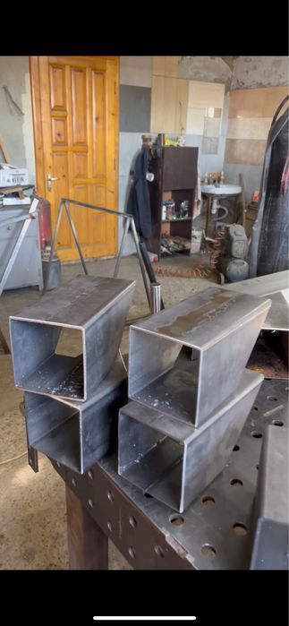 Порізка на стрічкопильному верстаті ,сходи ,метал ,ковка