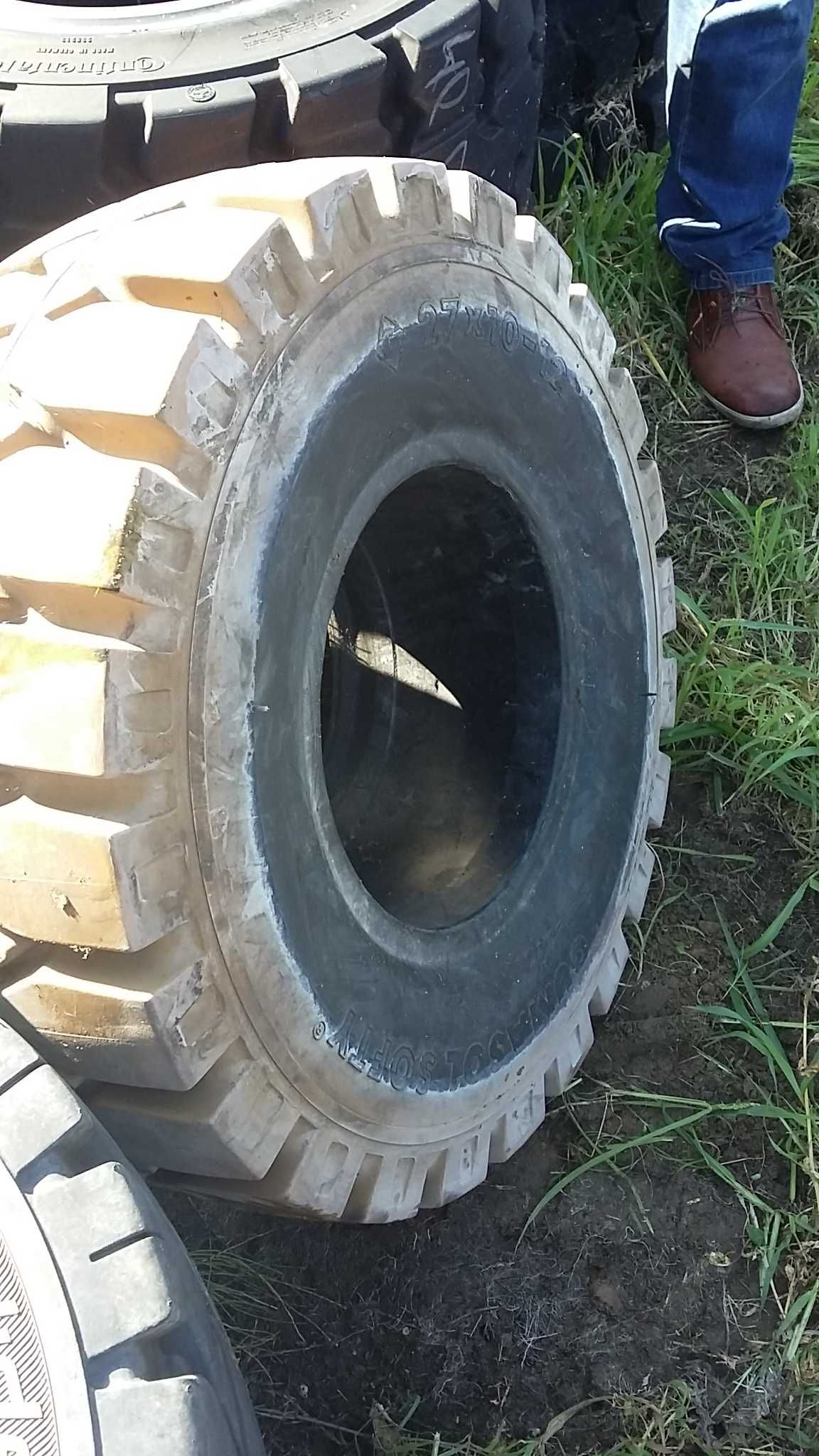 pełna opona 27x10-12 Gumasol 100% bieżnika opony pełne