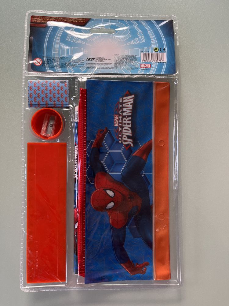 Estojo Spider Man com material escolar Novo Homem Aranha