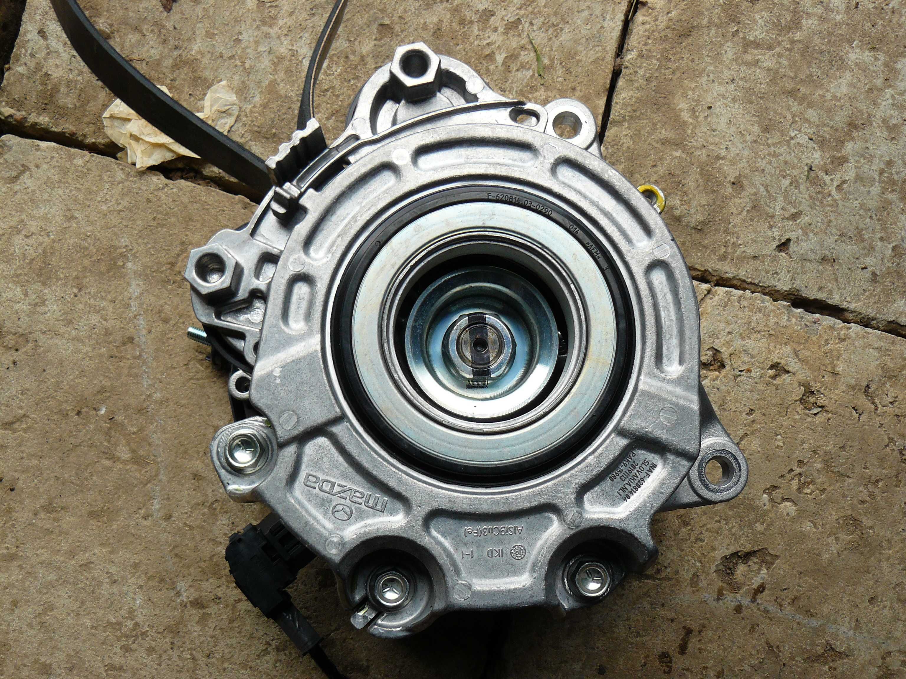 Alternator Mazda 3 bp cx-30 z napinaczem pasek