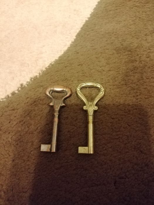 Stare kluczyki do starej szafy.