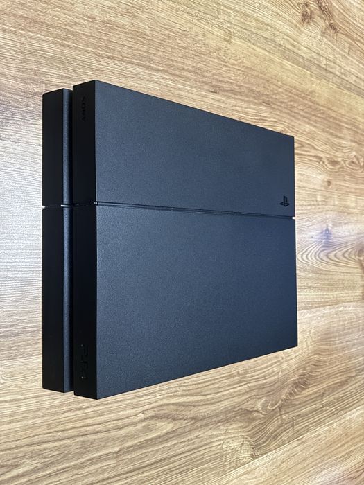 Play station 4 + диски
