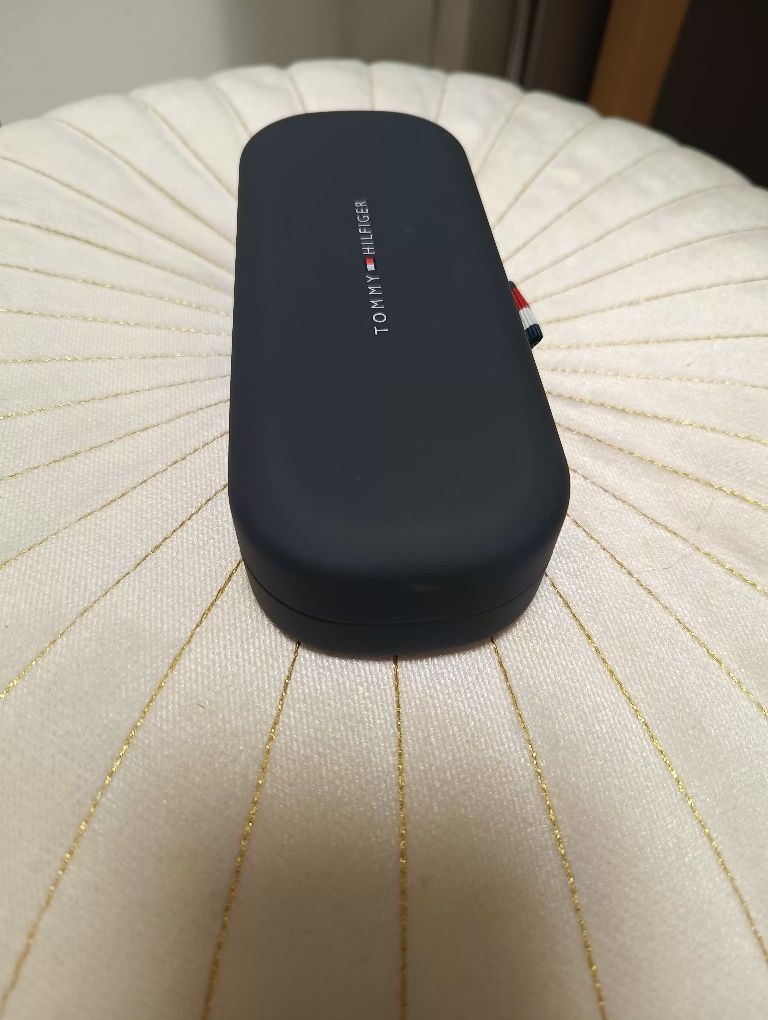 Etui na okulary Tommy Hilfiger