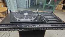 Gramofon z amplitunerem i magnetofonem kasetowym vintage firmy Luxor