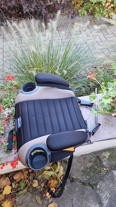 CHICCO GoFit Plus - Fotelik / podstawka booster 22 - 36kg ISOFIX