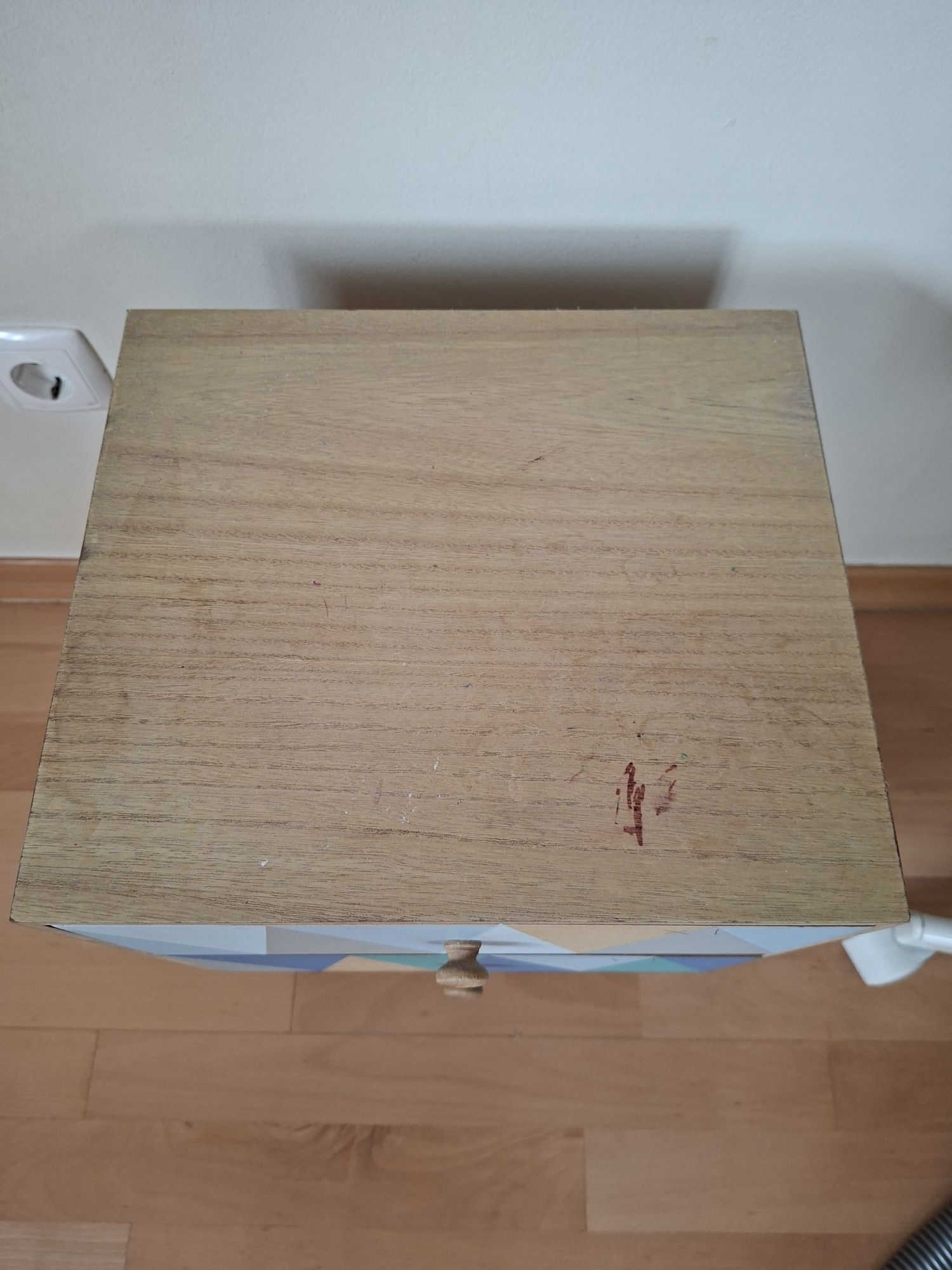 Mesa cabeceira infantil