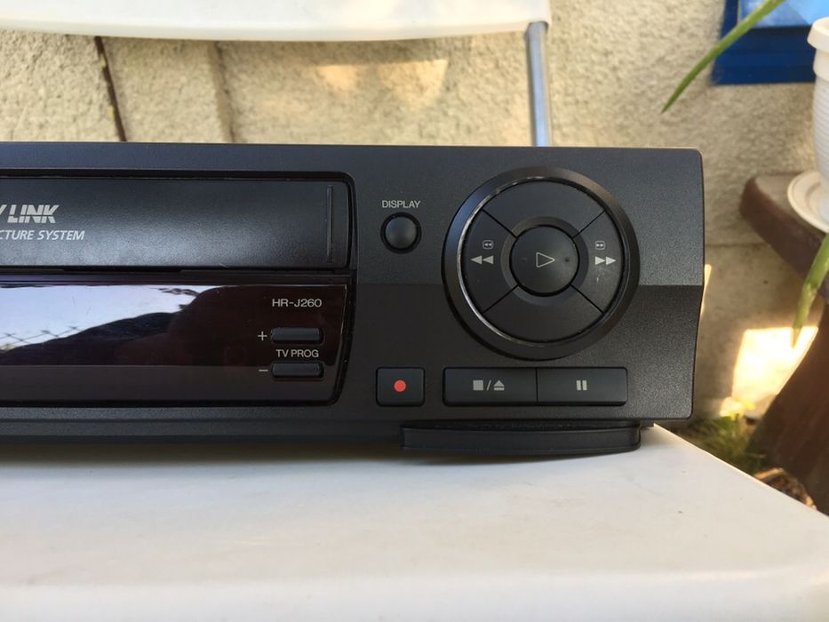 Видеомагнитофон JVC Відеомагнітофон JVC