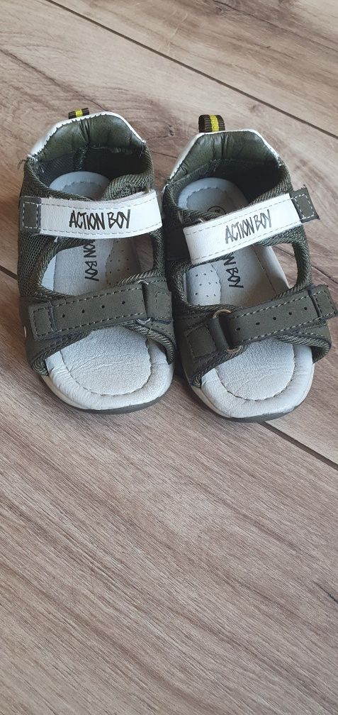 Sandałki dla chłopca khaki