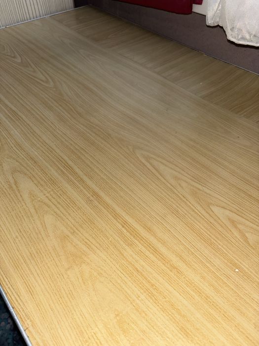 Подарую обідній стіл. Хортицький рн