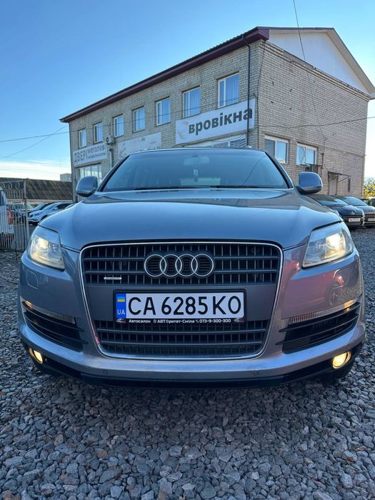 Продам авто Audi Q7
