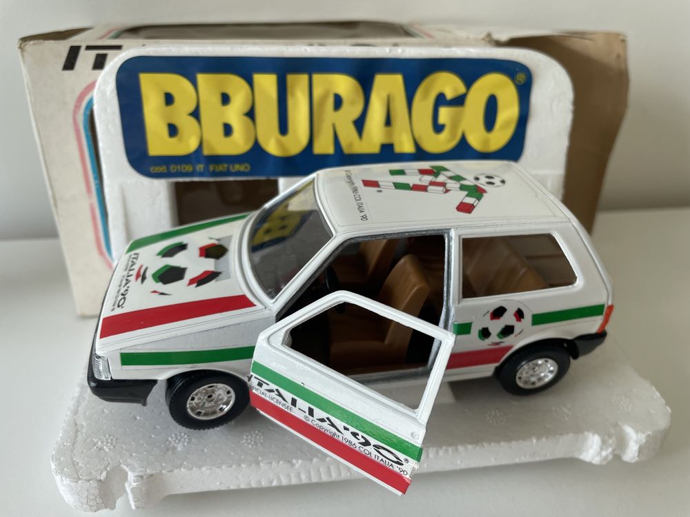 96. Model Fiat Uno 1:24 BBurago Burago