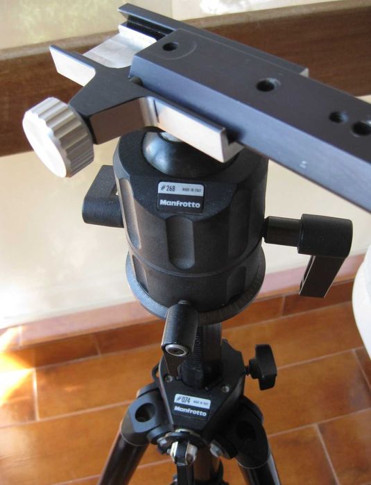 Tripé Manfrotto 074 Professional com cabeça Super Ball 268