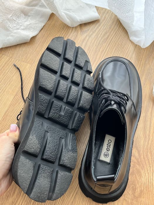 Взуття жіноче Естро  37 розмір