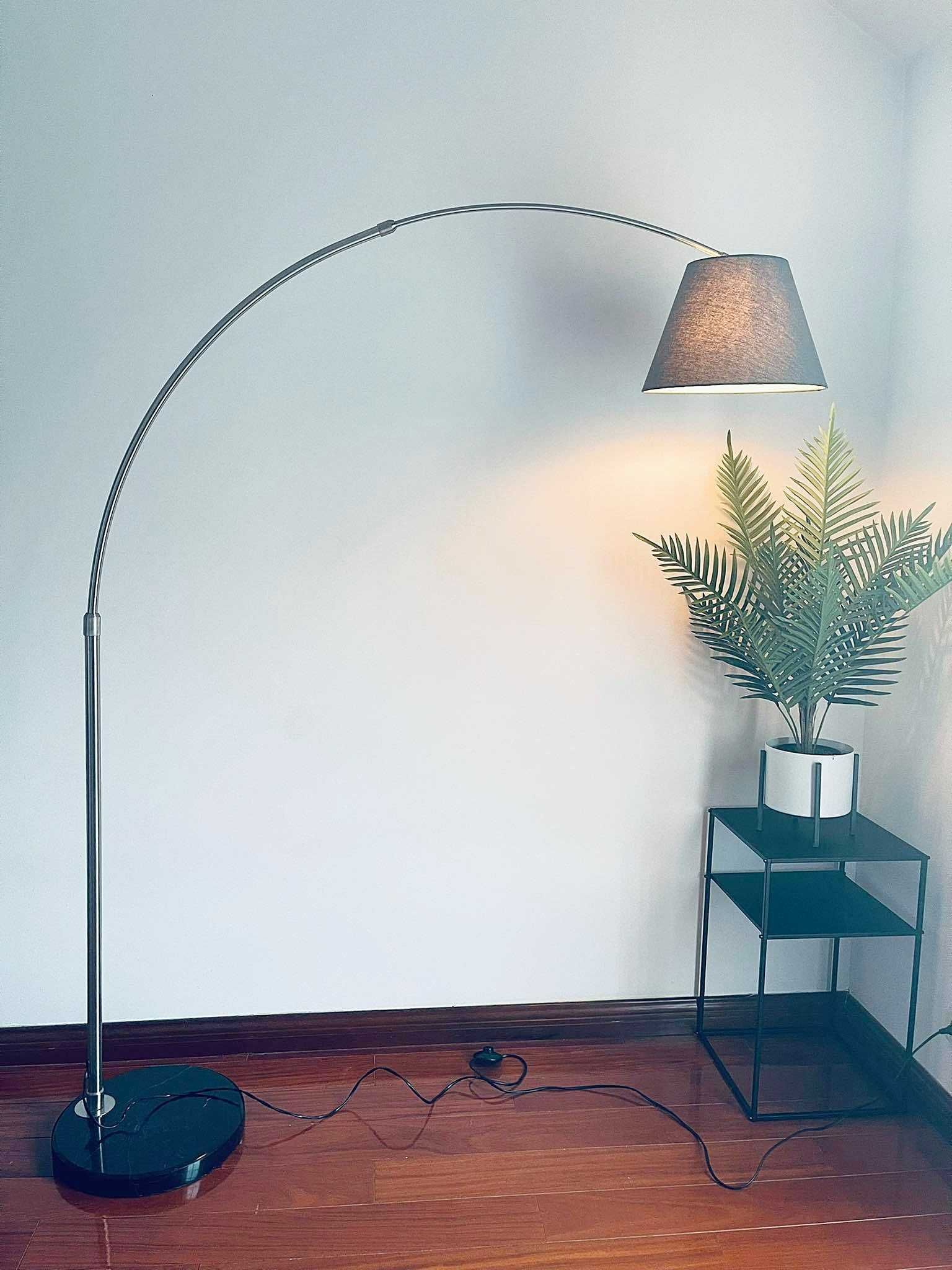Lampa podłogowa stojąca łuk podstawa czarny marmur