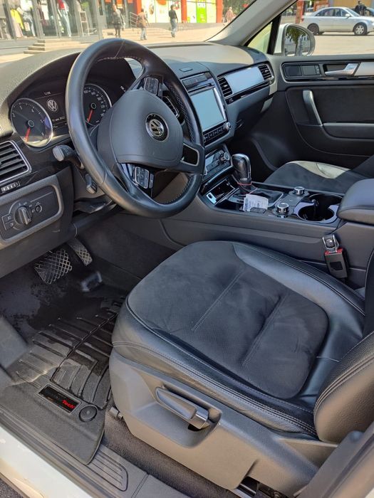 Volkswagen Touareg 2013 року