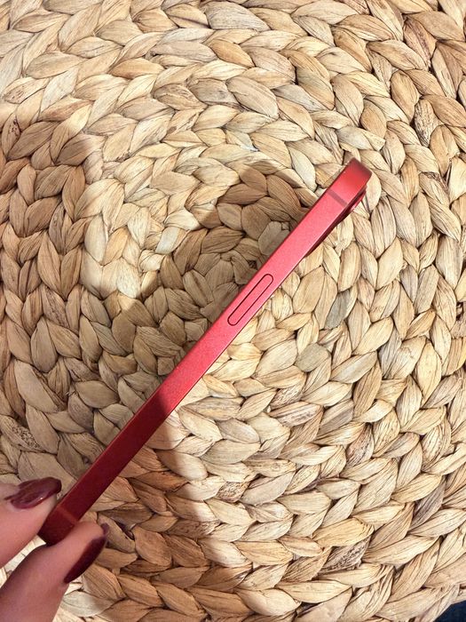 iPhone 13 - Product RED