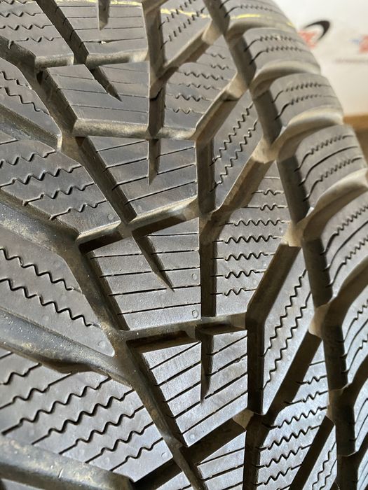 1шт нове 255/35R19 Hankook Winter I*cept evo3