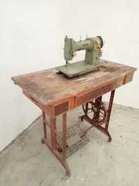 Máquina de costura OLIVA e mesa costura (+ 50 anos)