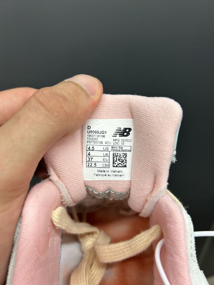 АКЦІЯ Кросівки New Balance 9060 Baby Shower у розмірах 36 - 40