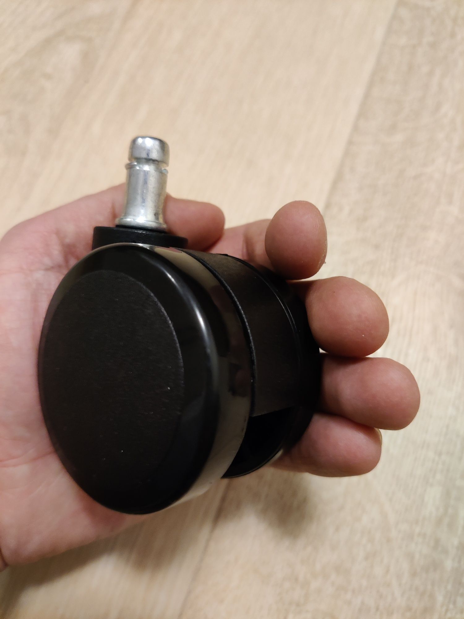 Kółka nylonowe czarne  fi 60 mm Unique do fotela biurowego NOWE