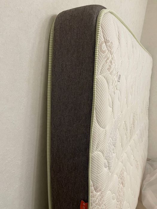 Матрас Матрац двоспальний  160 на 200 см