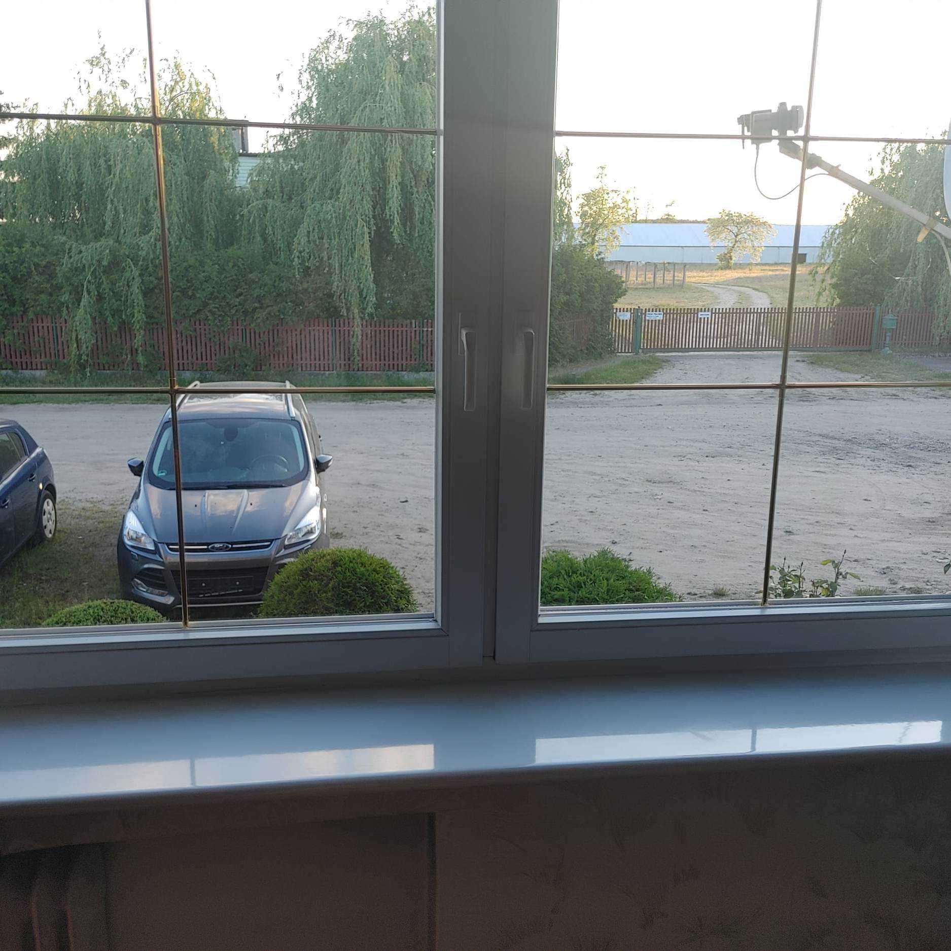 Okno z roletą zewnętrzną