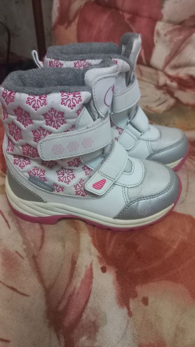 Сапожки, ботинки,дутики,сніготопи  для дівчинки